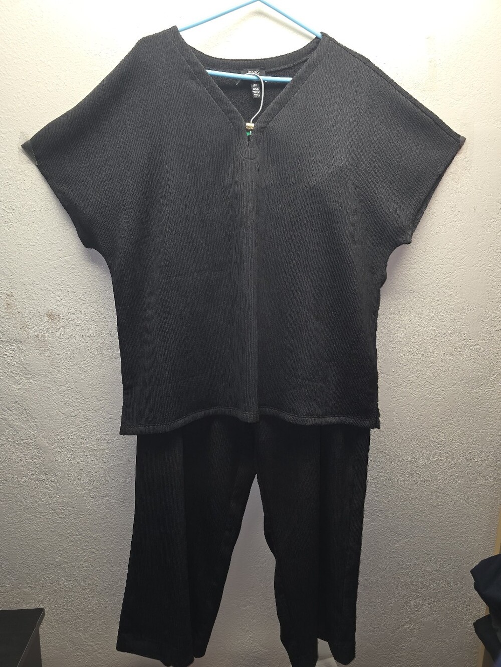 Jones New York Black Relaxed V-Neck Knit Jumpsuit